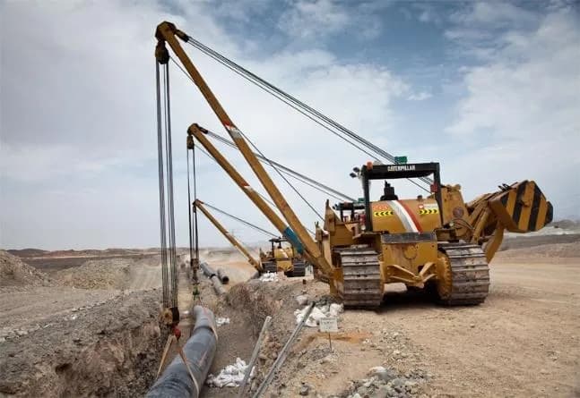 Pipelayers on an ARC pipeline route