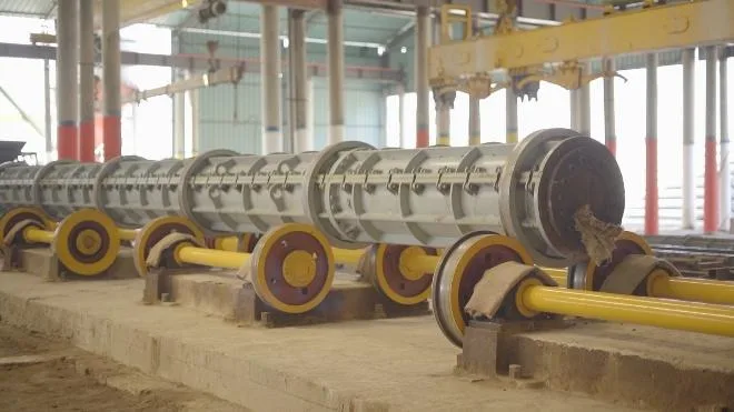 Pole moulds on the spinning machine